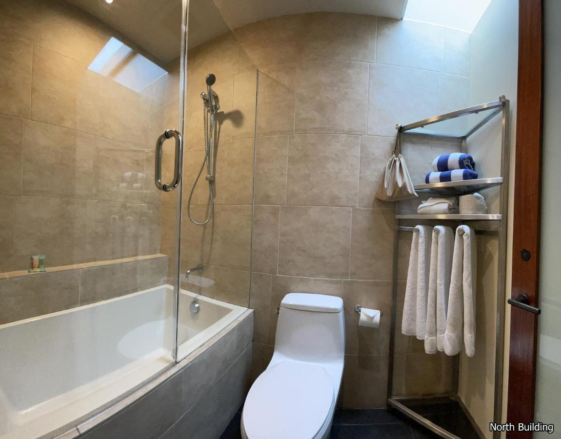 Deluxe PCH Queen Room [North Building]