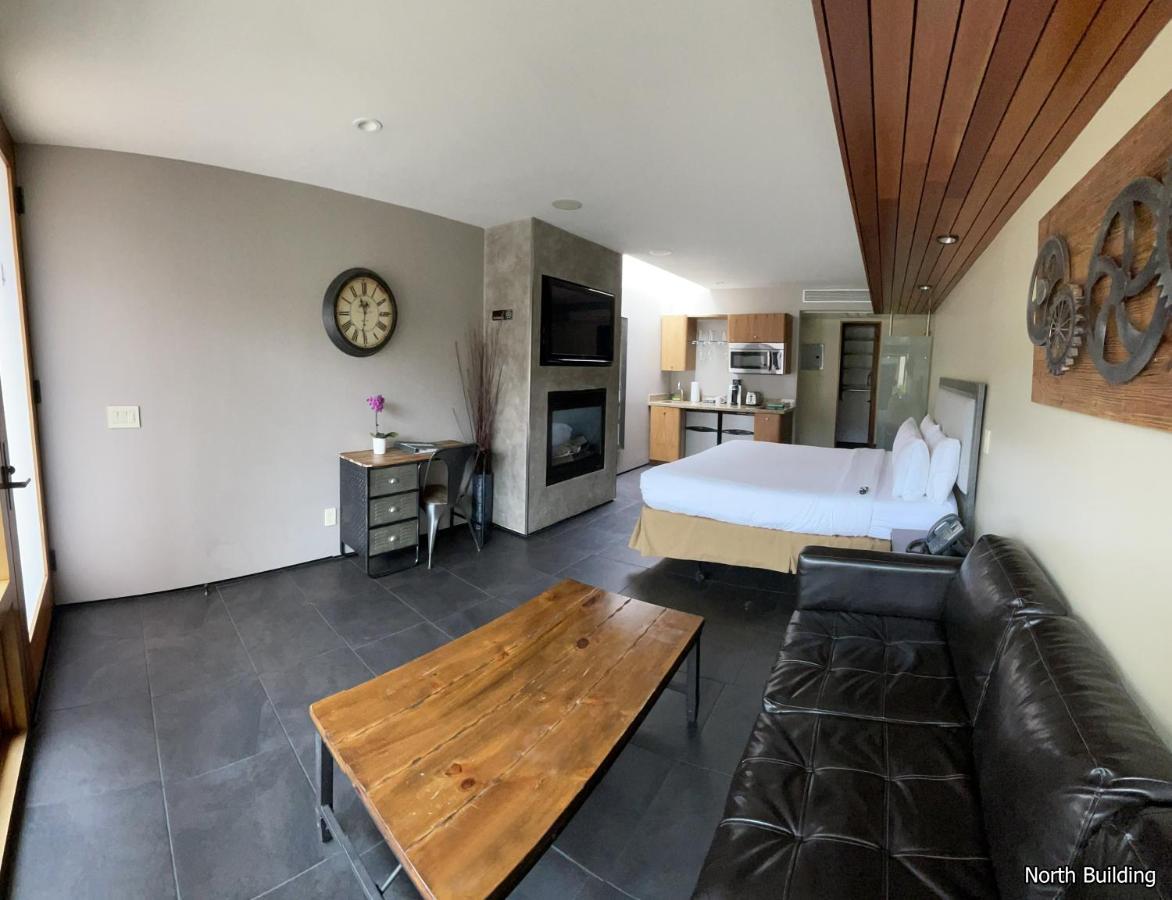 Deluxe King Room [North Building]
