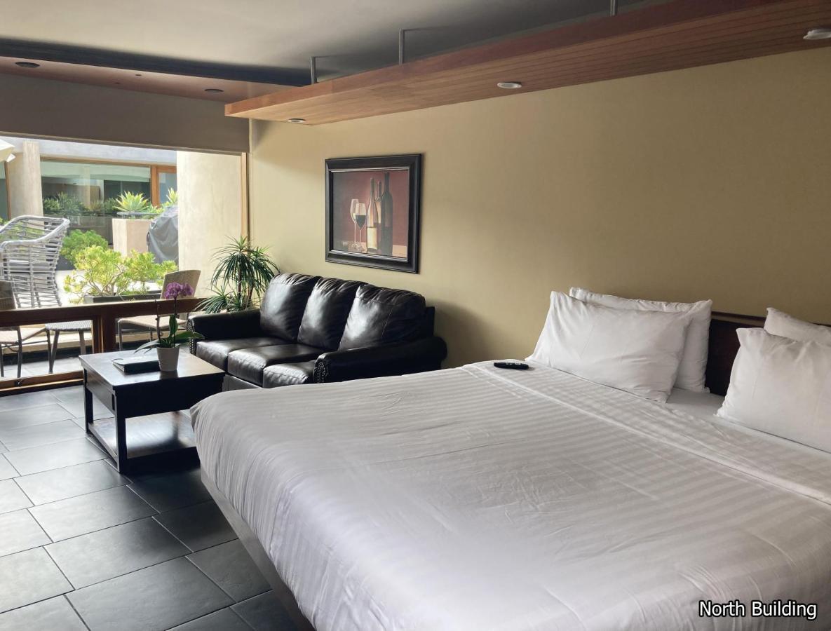 Deluxe King Room Futon [North Building]