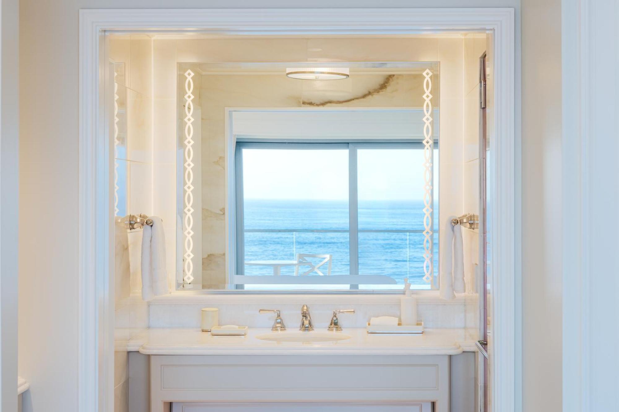 King Room Pool View,1687495723:JPEG
