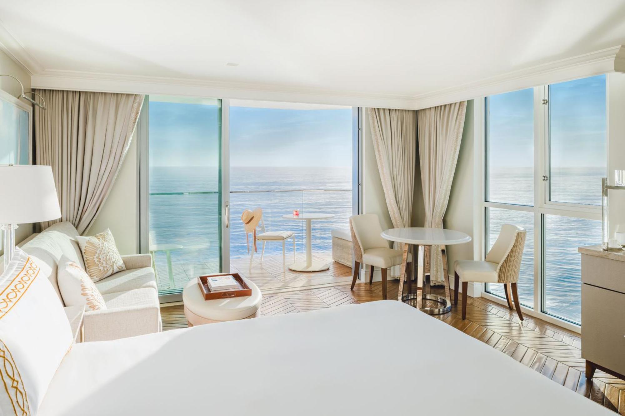 Premium Oceanfront King Corner Studio