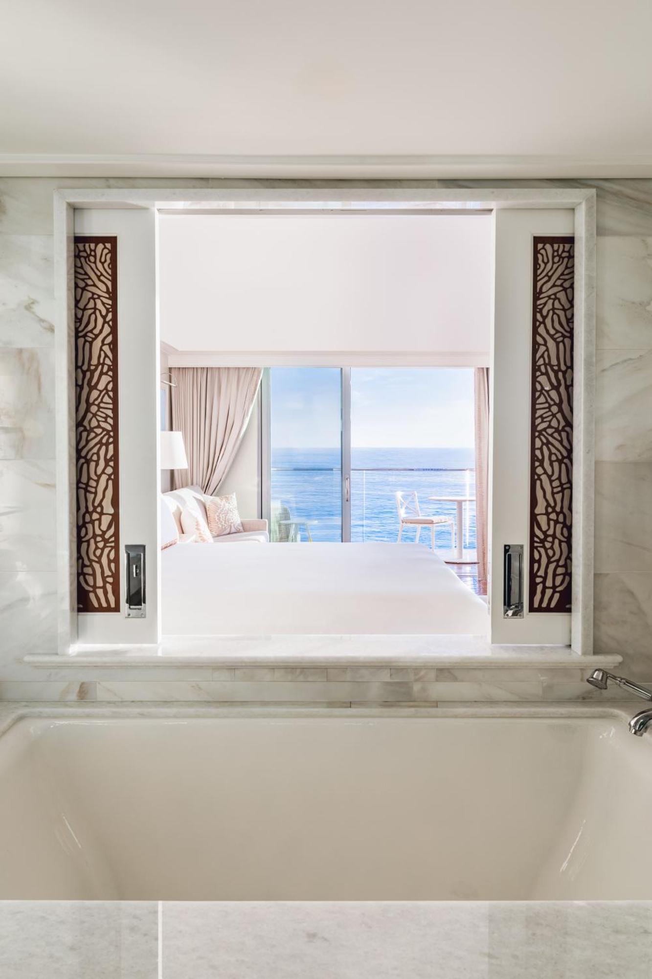 Premium Oceanfront King Studio